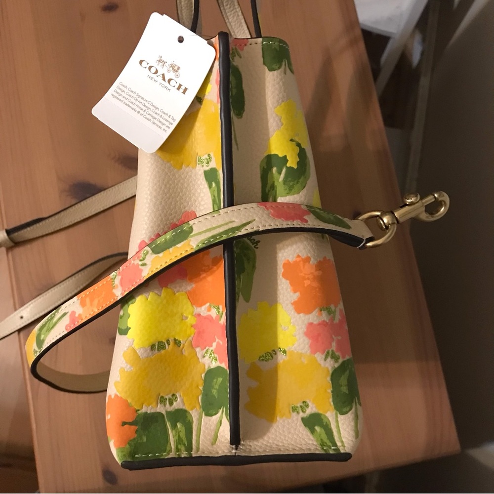 🌸🌿 Coach Willow Tote 24 With Floral Print - Picture 12 of 14